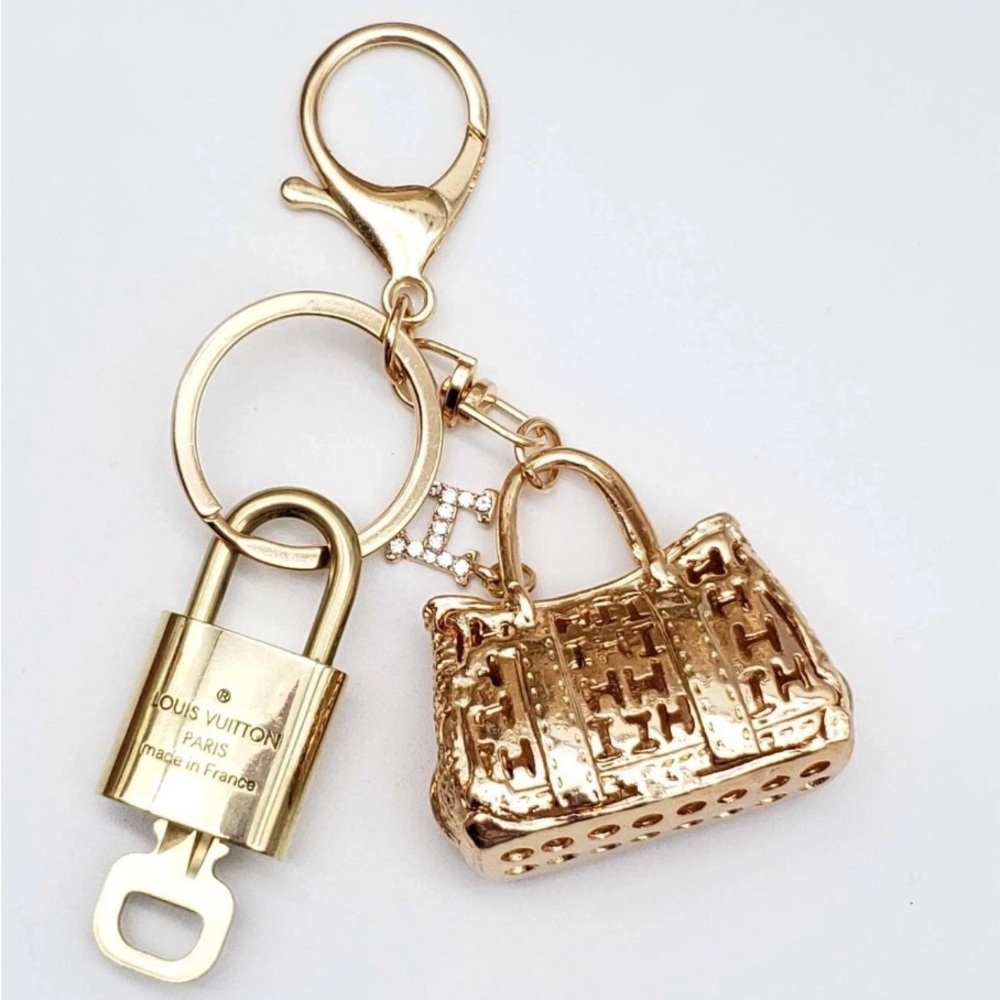 Authentic Louis Vuitton Lock & Key with Bag Charm, Keychain - Picture 3 of 8